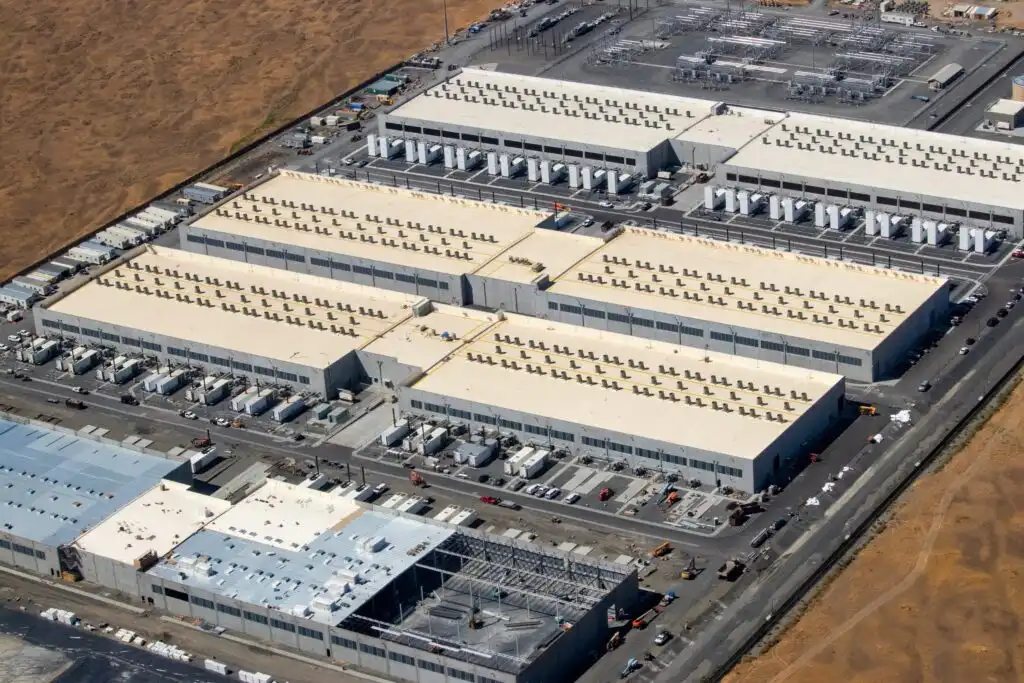https://www.source-material.org/wp-content/uploads/2025/10/Amazon-data-centres-min-1024x683.jpg